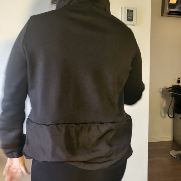 Black sweater - Picture 2 of 5